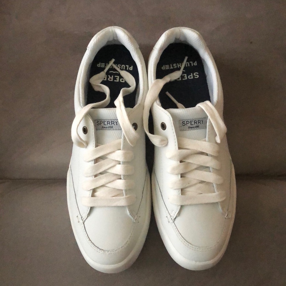 Women’s Brand New Sperry Sneakers Size 10